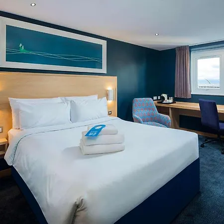 Travelodge London Kingston Upon Thames Hotel 3*