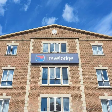 Hotel Travelodge London Kingston Upon Thames 3*