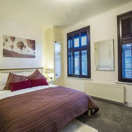 Fulham Fancy - Cosy 4 Bedroom With Garden Near Hammersmith And Fulham By The River !