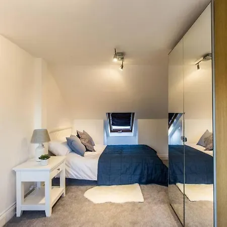 Fulham Fancy - Cosy 4 Bedroom With Garden Near Hammersmith And Fulham By The River ! Apartment *
