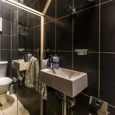 Fulham Fancy - Cosy 4 Bedroom With Garden Near Hammersmith And Fulham By The River ! Apartment *