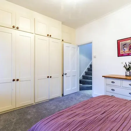 Apartment Fulham Fancy - Cosy 4 Bedroom With Garden Near Hammersmith And Fulham By The River !