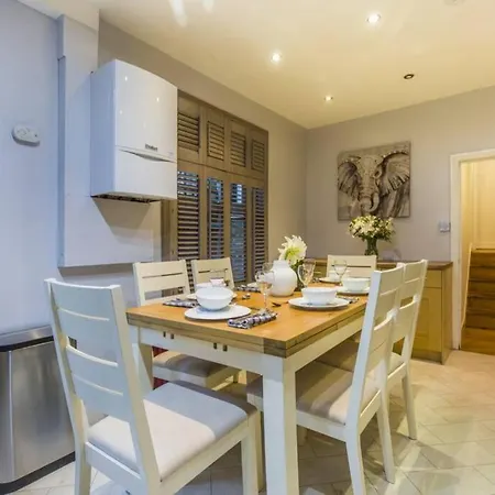 Fulham Fancy - Cosy 4 Bedroom With Garden Near Hammersmith And Fulham By The River ! Apartment