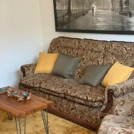 Alpha House Bed & Breakfast