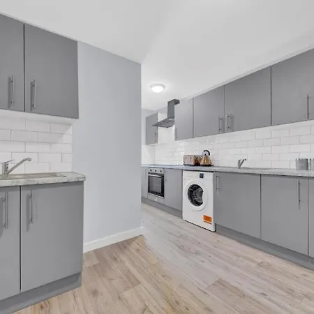 West Drayton Stays - Ub7 Bellclose Guest house *