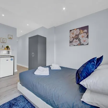 West Drayton Stays - Ub7 Bellclose Guest house