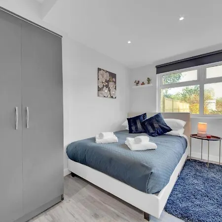 West Drayton Stays - Ub7 Bellclose Guest house *
