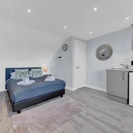 West Drayton Stays - Ub7 Bellclose Guest house Yiewsley