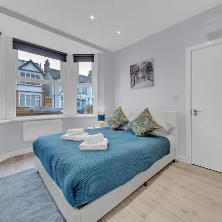 Guest house West Drayton Stays - Ub7 Bellclose Yiewsley