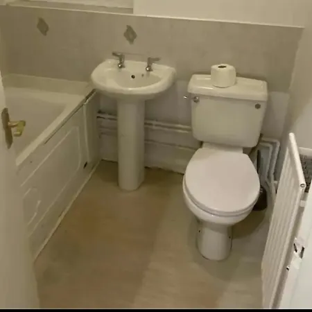 Double And Single Bedrooms In Flat *