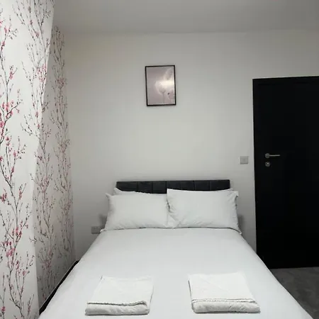 Hotel Ivy House 3*