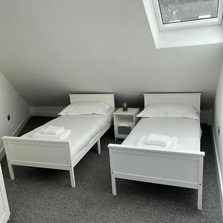 2 Bedroom Flat