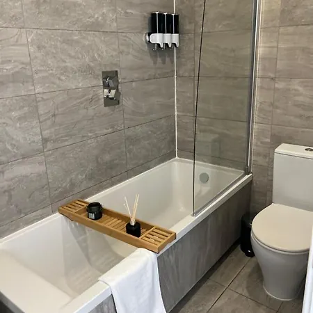 Apartment 2 Bedroom Flat
