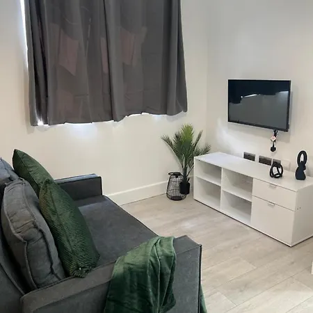 2 Bedroom Flat * London