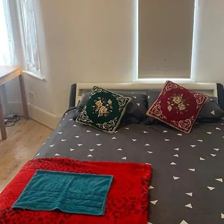 Luxury Extra Large Double Bedroom Near The St Street * London