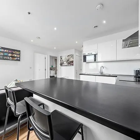 Fabulous Canterbury Gem 1 Bedroom Flat In London Cb45 *