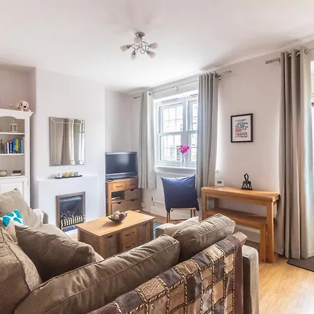 Modern & Cozy 1bdr Wexcellent Travel Links London