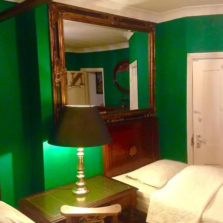 Quality And Very Good Value Private In Close To Notting Hill Zone 2 London