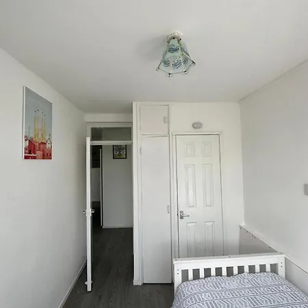 Lovely 3-bed In * London
