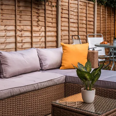 Luxury Affordable Business With Pool Table Holiday home *