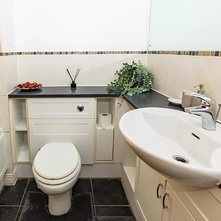 Guest house Nice Close To City231 London