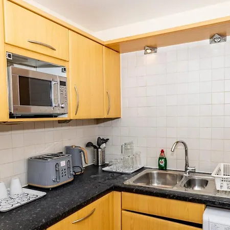 Guest house Nice Close To City231 London