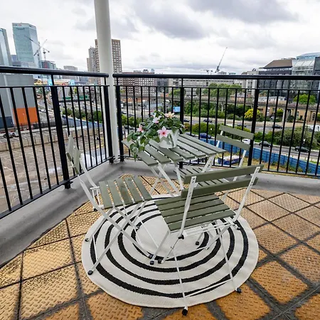 Guest house Nice Close To City231 London