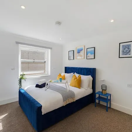 Apartment Bayswater