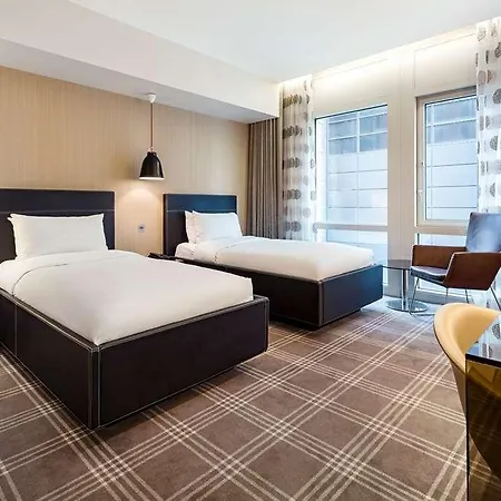 Radisson Blu Edwardian New Providence Wharf