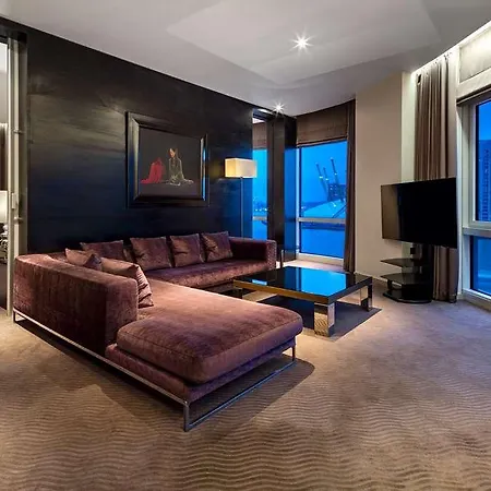 Radisson Blu Edwardian New Providence Wharf *