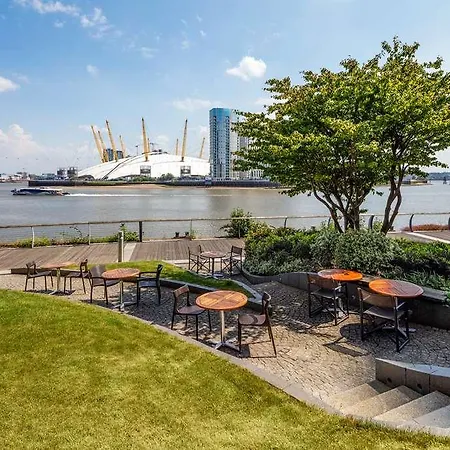 Radisson Blu Edwardian New Providence Wharf