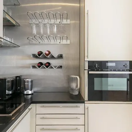 Generously Large 1 Bedroom In Farringdon