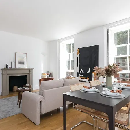 Generously Large 1 Bedroom In Farringdon Apartment