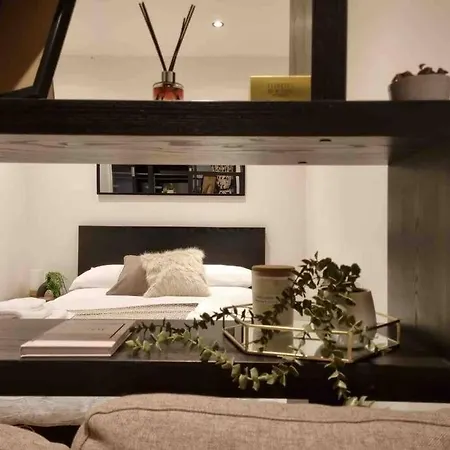 Charming Studio In Bricklane Apartment London