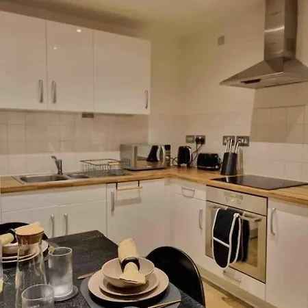 Charming Studio In Bricklane Apartment London