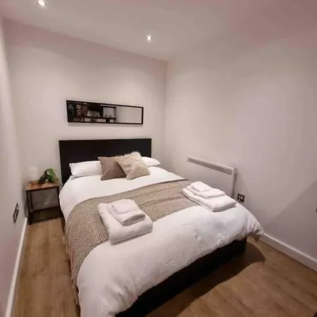 Charming Studio In Bricklane Apartment