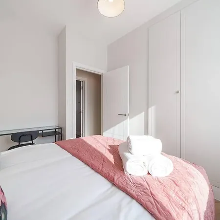 Cosy Tooting Retreat: 2-bed Gem Apartment London