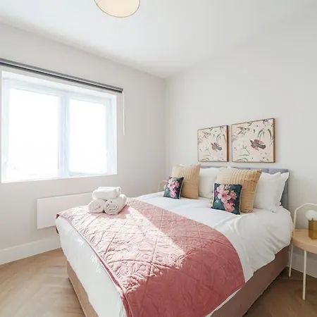 Cosy Tooting Retreat: 2-bed Gem Apartment