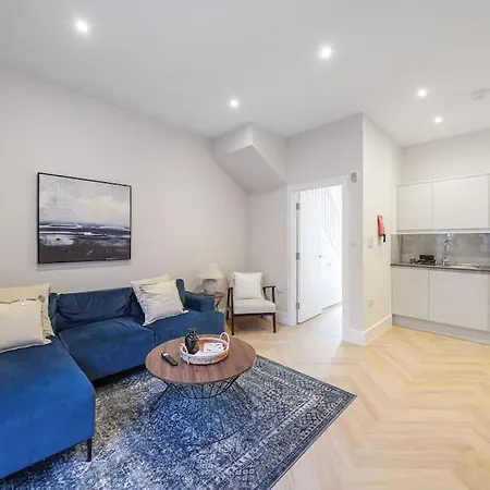 Cosy Tooting Retreat: 2-bed Gem Apartment London
