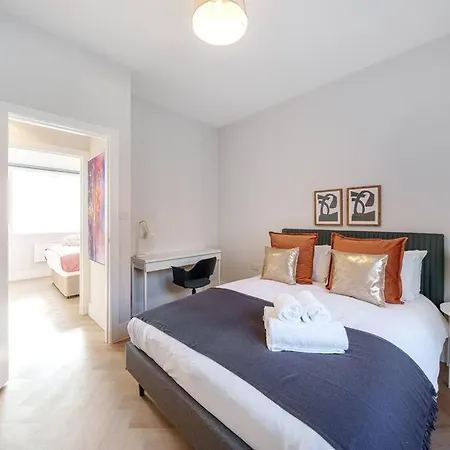 Cosy Tooting Retreat: 2-bed Gem