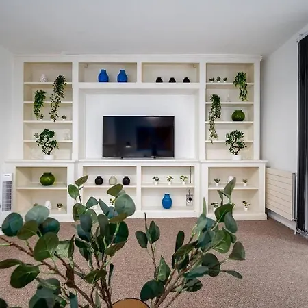 Guestready - Natural Essence In * London