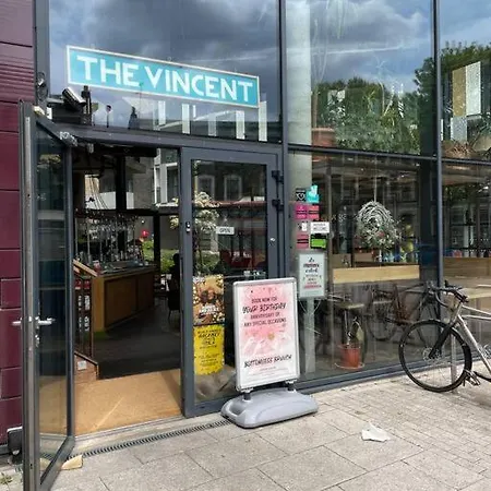 Cool Dalston Studio With Balcony And Gym