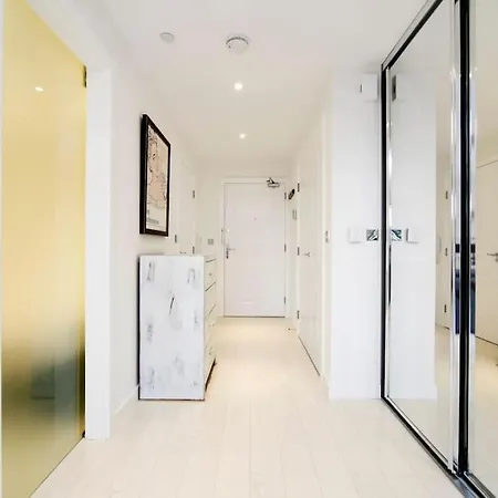 Cool Dalston Studio With Balcony And Gym * Londres