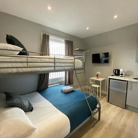 Apartment Holloway Suites - Next To Emirates Stadium - Private Bathroom - Shared Kitchen London