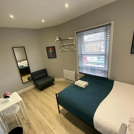 Apartment Holloway Suites - Next To Emirates Stadium - Private Bathroom - Shared Kitchen London