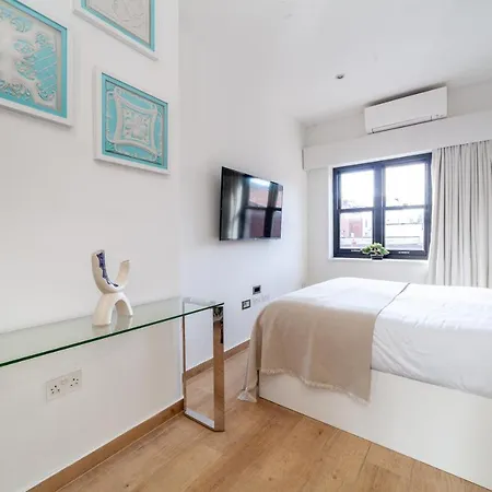 The Ravenscourt Park Collection *