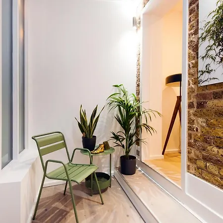 Welcome Seven Dials *