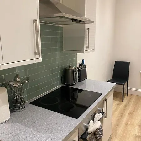 Apartment Stunning 1-bed -sleeps 2 & Links London