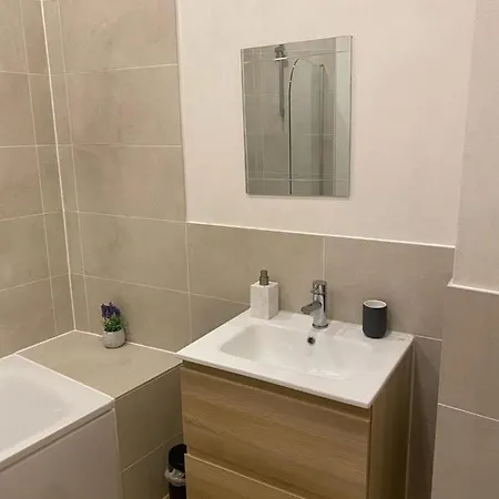Stunning 1-bed -sleeps 2 & Links Apartment