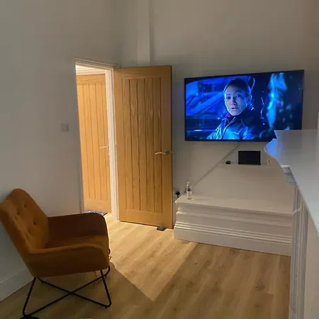 Apartment Stunning 1-bed -sleeps 2 & Links
